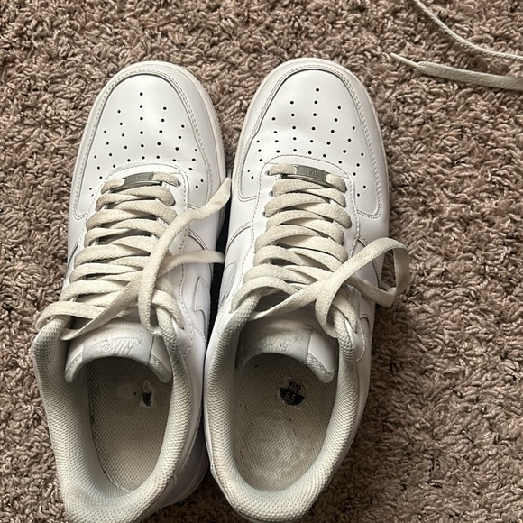 WHITE AIR FORCES size 8.5 - Picture 5 of 5